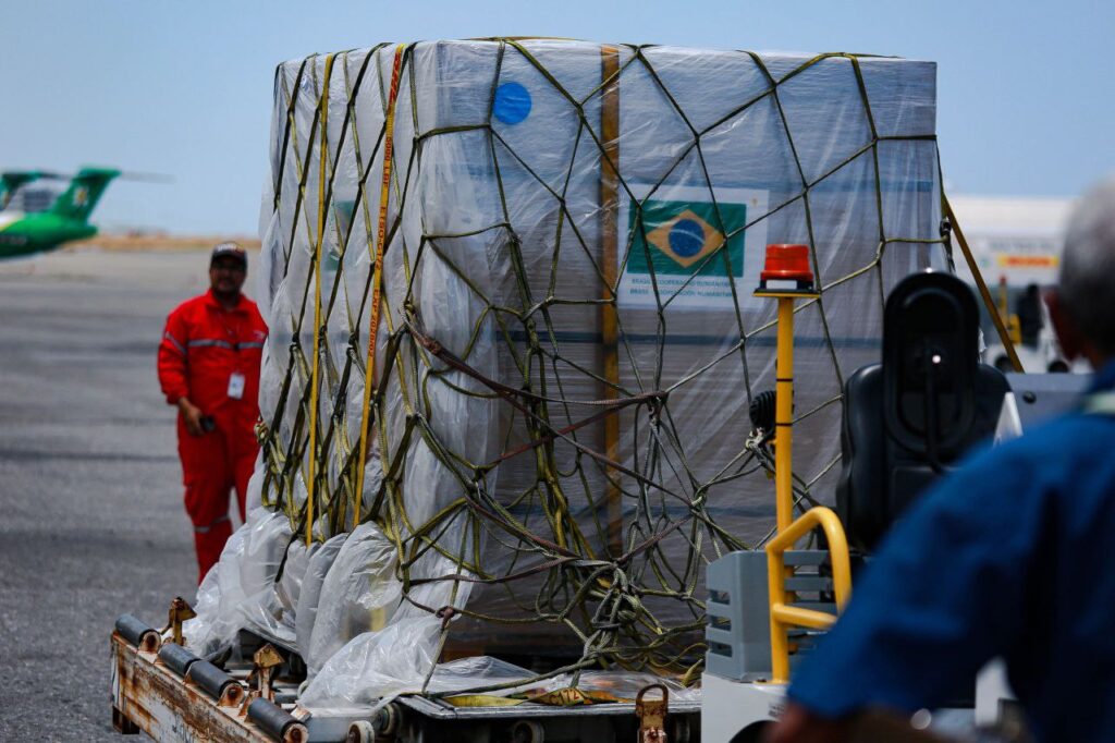 Ministerio de Salud anunció la llegada de 300.000 vacunas desde Brasil para combatir la tuberculosis (Fotos) - AlbertoNews