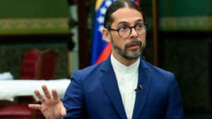 Ministro Ñáñez dice que el video de la lancha atacada fue creado por IA