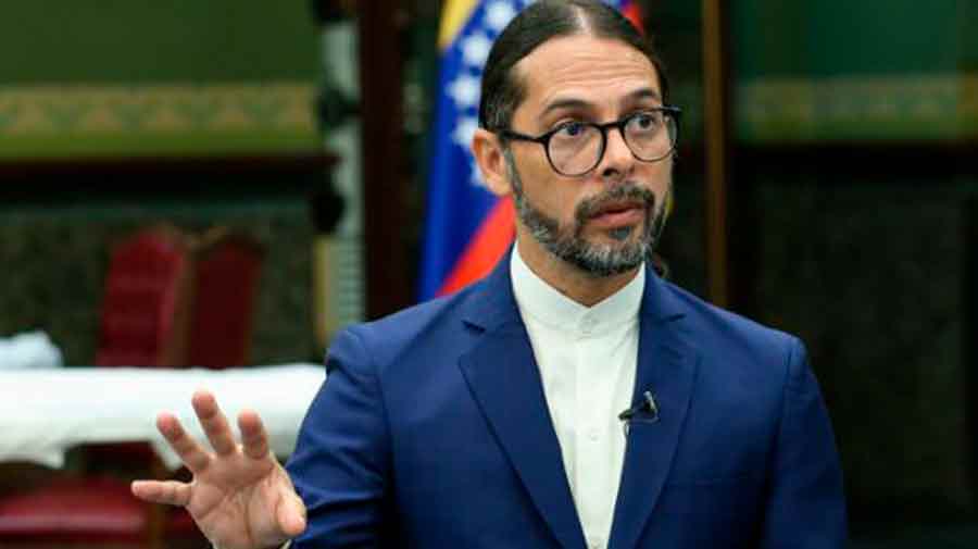 Ministro Ñáñez dice que el video de la lancha atacada fue creado por IA