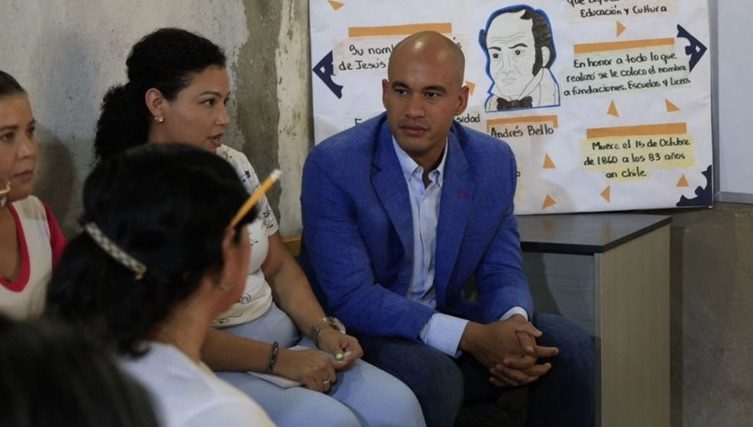 Ministro Rodríguez propone debatir sobre las tareas para la casa