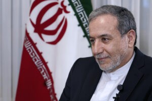 Ministro de Exteriores de Irán llega a Egipto para abordar la cooperación nuclear con OIEA  – AlbertoNews