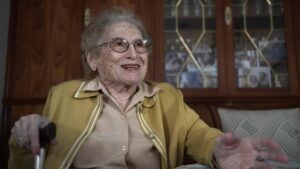 Muere a los 106 años Rosa Roisinblit, histórica vicepresidenta de las Abuelas de Plaza de Mayo | elperiodico.com
