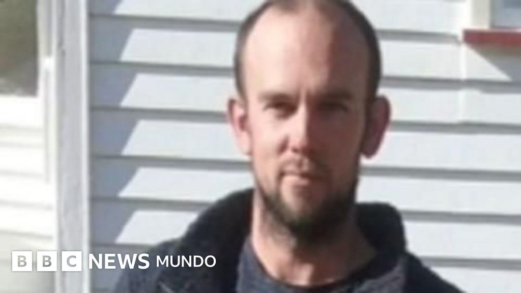 Muere por un disparo de la policía el padre que se fugó con sus tres hijos a un bosque de Nueva Zelanda y estuvo prófugo durante casi 4 años