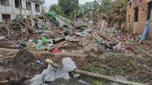 Mueren 19 estudiantes en bombardeo a escuelas en Birmania – DW – 13/09/2025