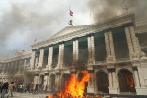 Nepal se enfrenta a una crisis política tras las protestas letales de la generación Z : IPS Agencia de Noticias