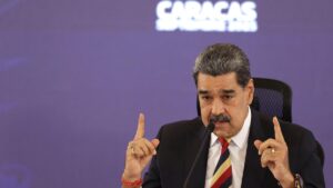 Nicolás Maduro dice que si Venezuela fuera agredida «pasaría a una etapa de lucha armada» | elperiodico.com