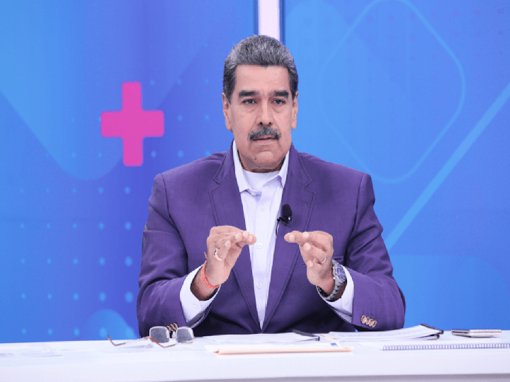 Nicolas Maduro llama al PSUV a 'defender' el país