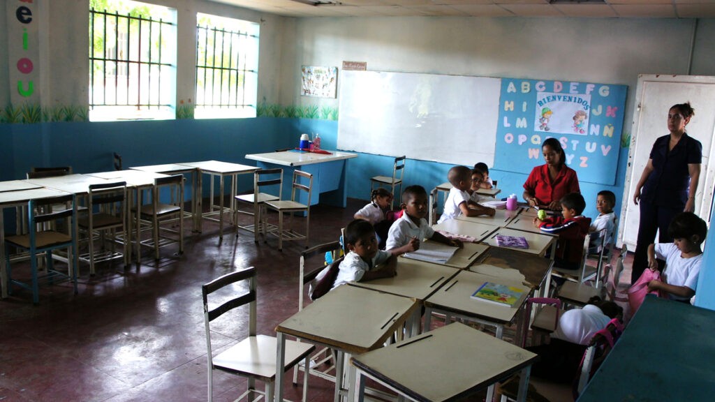 Nuestros niños y adolescente comienzan actividades en el abandono