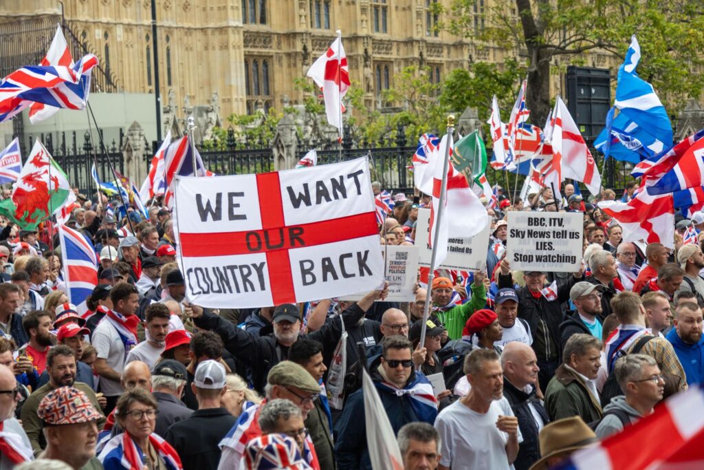 Nueve detenidos por agresión a policías en manifestación de extrema derecha en Londres - AlbertoNews