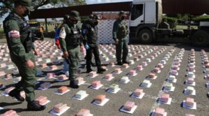 Organismos capturan lancha con más de 3 mil kilos de droga