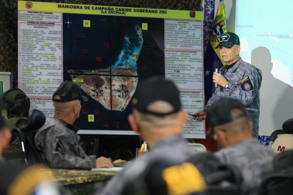 Padrino López anuncia maniobras militares en el Caribe