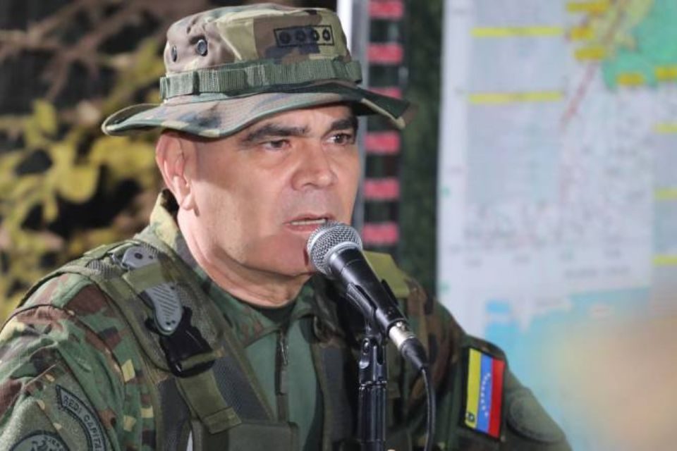 Padrino López denuncia "vuelos de inteligencia" de EEUU contra Venezuela