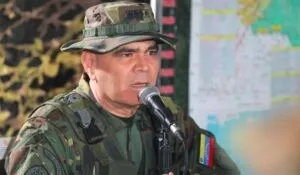 Padrino López recurrió al «falso positivo» tras sobrevuelo de helicóptero de EEUU cerca de La Orchila