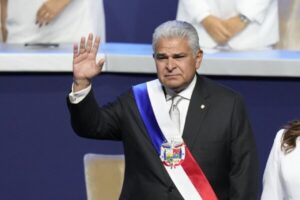 Panamá restaura relaciones consulares con Venezuela