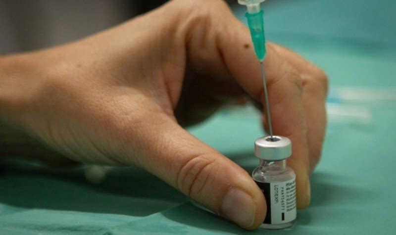 Panel médico realiza primeros cambios en recomendaciones sobre vacunas infantiles en EEUU - AlbertoNews