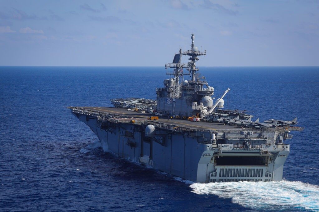 Péntagono denuncia que dos aviones volaron cerca de buque de EEUU en el Caribe