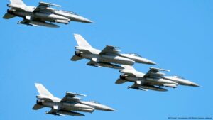 Perú comprará 12 aviones subsónicos para lucha antidrogas – DW – 20/09/2025