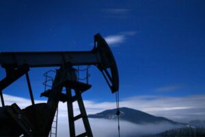 Petróleo de Texas sube 1% en medio de tensiones por incursiones de Rusia en espacio aéreo de la OTAN