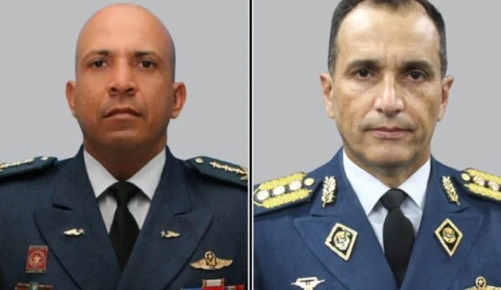 Pilotos de los dos F-16 que sobrevolaron un buque de EE. UU.