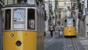 Por qué seguimos usando funiculares como el que acaba de descarrilar en Lisboa | elperiodico.com