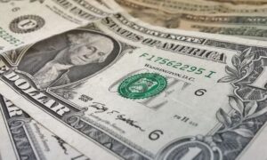 Precio del dólar del 18 de septiembre pasa de largo los 163 Bs.