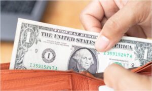 Precio del dólar del 4 de septiembre aumenta menos de un bolívar