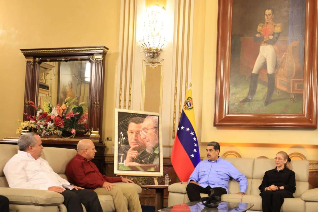 Presidente Maduro: Quieren destruir la revolución de Cuba y Venezuela