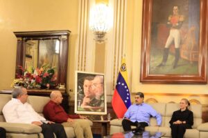Presidente Maduro: Quieren destruir la revolución de Cuba y Venezuela