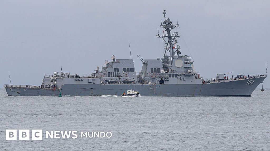 Qué busca Trump con el insólito despliegue militar de EE.UU. en el Caribe y su "ataque letal" a un bote procedente de Venezuela