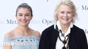 Quién es Chloe Malle, la editora de 39 años que sucederá a Anna Wintour al frente de la revista Vogue en EE.UU.