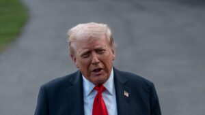 Redes sociales | Trump aplaza tres meses el veto a Tiktok en EEUU tras el acuerdo con China | elperiodico.com