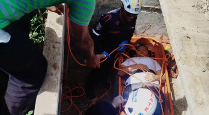 Rescatan a una mujer que cayó a una fosa del cementerio de Cabimas