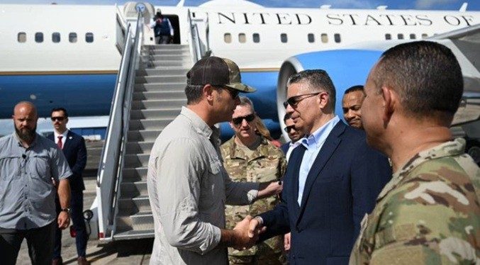 Secretario de Guerra de EEUU visita Puerto Rico