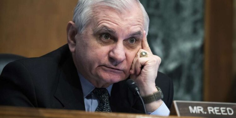 El senador demócrata Jack Reed