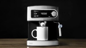 Si te gusta el buen café, Cecotec tiene la cafetera perfecta y fácil de usar por poco más de 70 euros