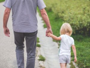 Si un padre no responde, ¿los abuelos deben pagar pensión? Esto dice la ley de Colombia | Finanzas | Economía