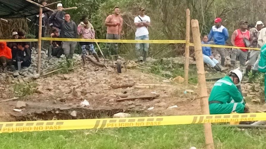 Siete mineros atrapados en un socavón ilegal en Colombia - AlbertoNews