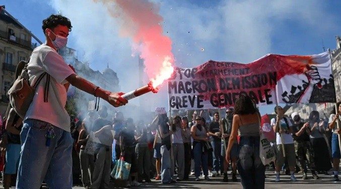 Sindicatos de Francia dan al Gobierno un ultimátum