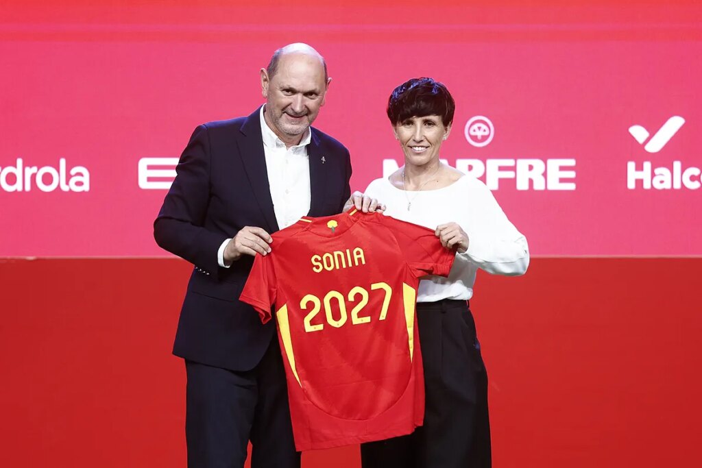 Sonia Bermúdez se presenta como seleccionadora "cómoda con la exigencia" y enviando un mensaje a Jenni Hermoso: "Es una leyenda"