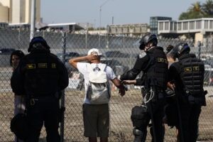 Supremo avala redadas de ICE en California y desata alerta por “perfilamiento racial”