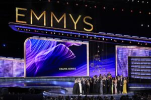 ‘The Studio’ bate récord en los Emmy; ‘Adolescence’ y ‘The Pitt’ completan noche histórica – AlbertoNews