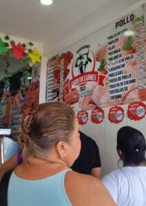 Todo en Carnes tiene el pollo entero en $4.75/Bs.652
