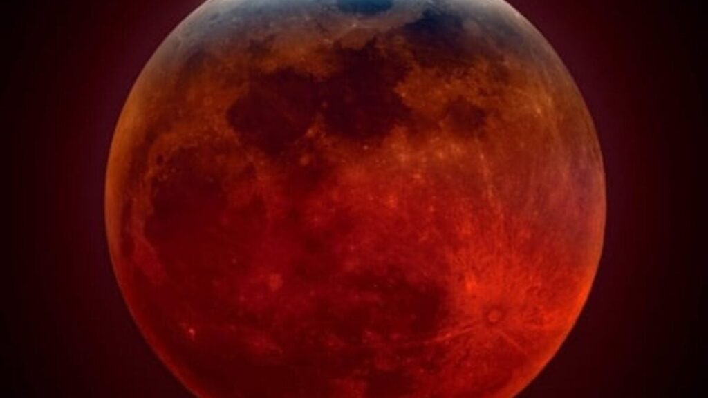 Todo lo que necesitas saber sobre el eclipse lunar total de esta noche