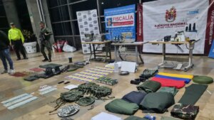 Tras atentados en Medellín, autoridades confirman hallazgo de fábrica de uniformes para disidencias de las Farc y captura de alias ‘Tío’ en operativo