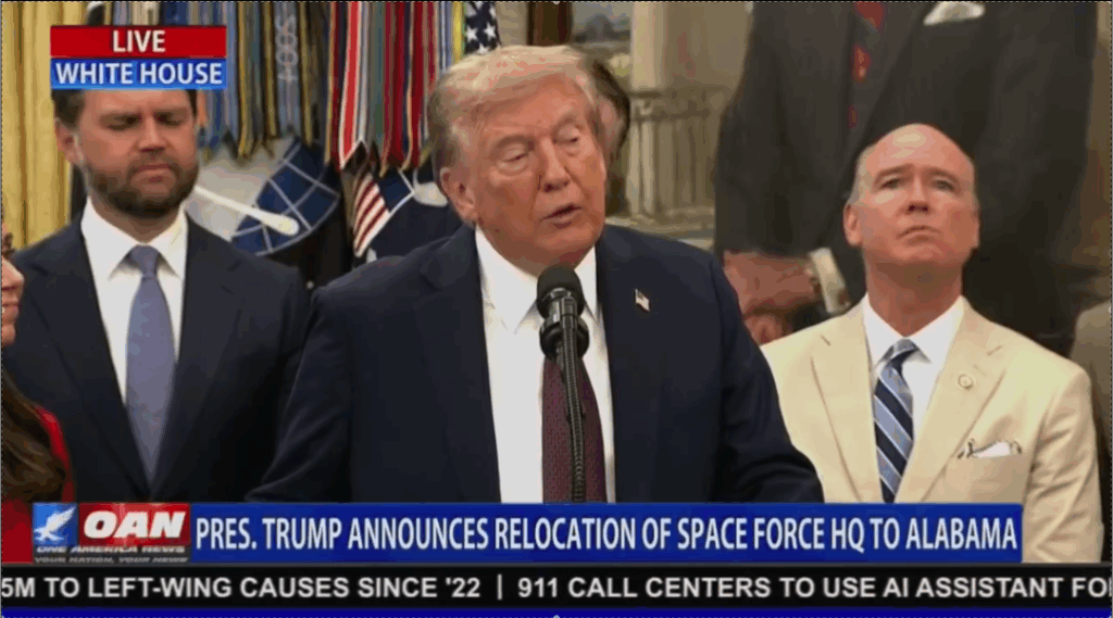 Trump: “Acabamos de disparar un barco que transportaba drogas proveniente de Venezuela”