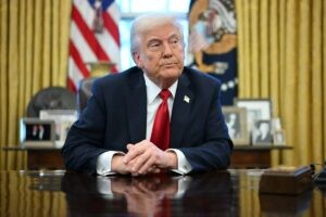 Trump amenaza con extender ataque militar a cárteles por tierra