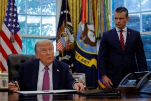 Trump autorizó al Pentágono a «hacer lo que quiera» contra cazas del régimen de Maduro