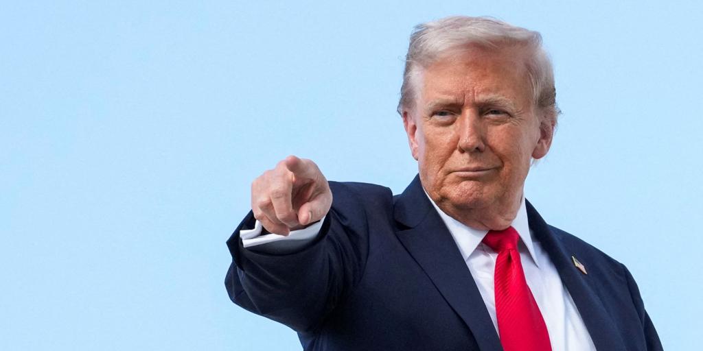 Trump defiende a Bolsonaro tras su condena en Brasil y die que es perseguido como él