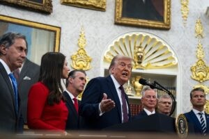 Trump dice que Venezuela «está creándonos un tremendo problema» y que no lo van consentir más