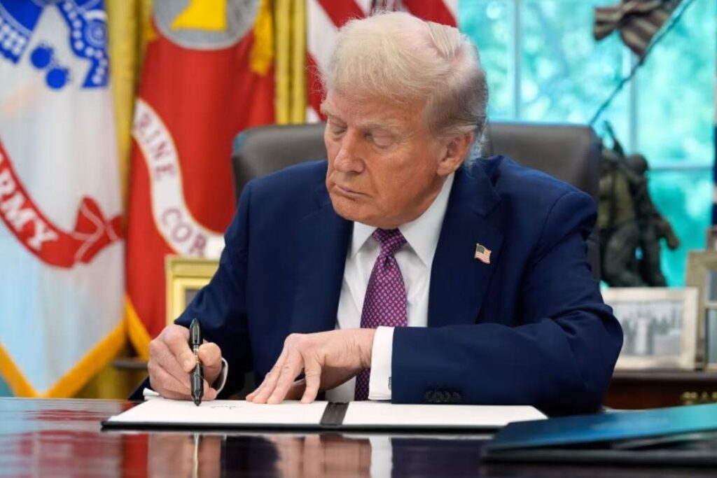 Trump firma decreto que crea la designación de “Estado patrocinador de detenciones ilegales” - AlbertoNews